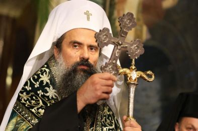 Безродници ли сме, та да преименуваме храма
