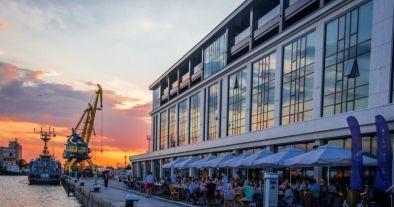 ДА! В DOCK 5 в Бургас като на Галата порт - от калканова супа до Шоколадова истерия