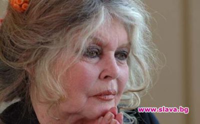 slava.bg : Бриджит Бардо - През 50-те френската актриса изпада в толкова тежка депресия, че приема голяма доза приспивателни с андеждата да не се събуди на следващата сутрин. slava.bg : Бриджит Бардо - През 50-те френската актриса изпада в толкова тежка депресия, че приема голяма доза приспивателни с андеждата да не се събуди на следващата сутрин.