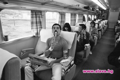 slava.bg : Фреди Меркюри по време на турнето Hot Space Japan в Япония, 25 октомври 1982 г. slava.bg : Фреди Меркюри по време на турнето Hot Space Japan в Япония, 25 октомври 1982 г.