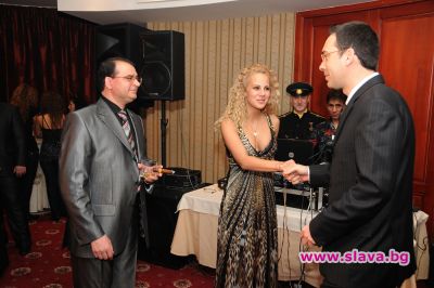 slava.bg : Соня и Динко Диневи, кметът на Бургас Димитър Николов slava.bg : Соня и Динко Диневи, кметът на Бургас Димитър Николов